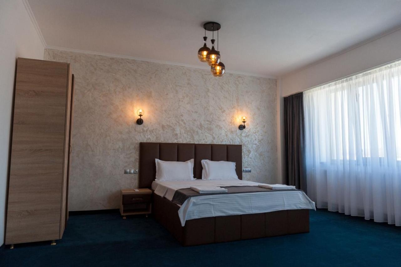 Hotel Villa Ovidiu 德罗贝塔-塞维林堡 外观 照片